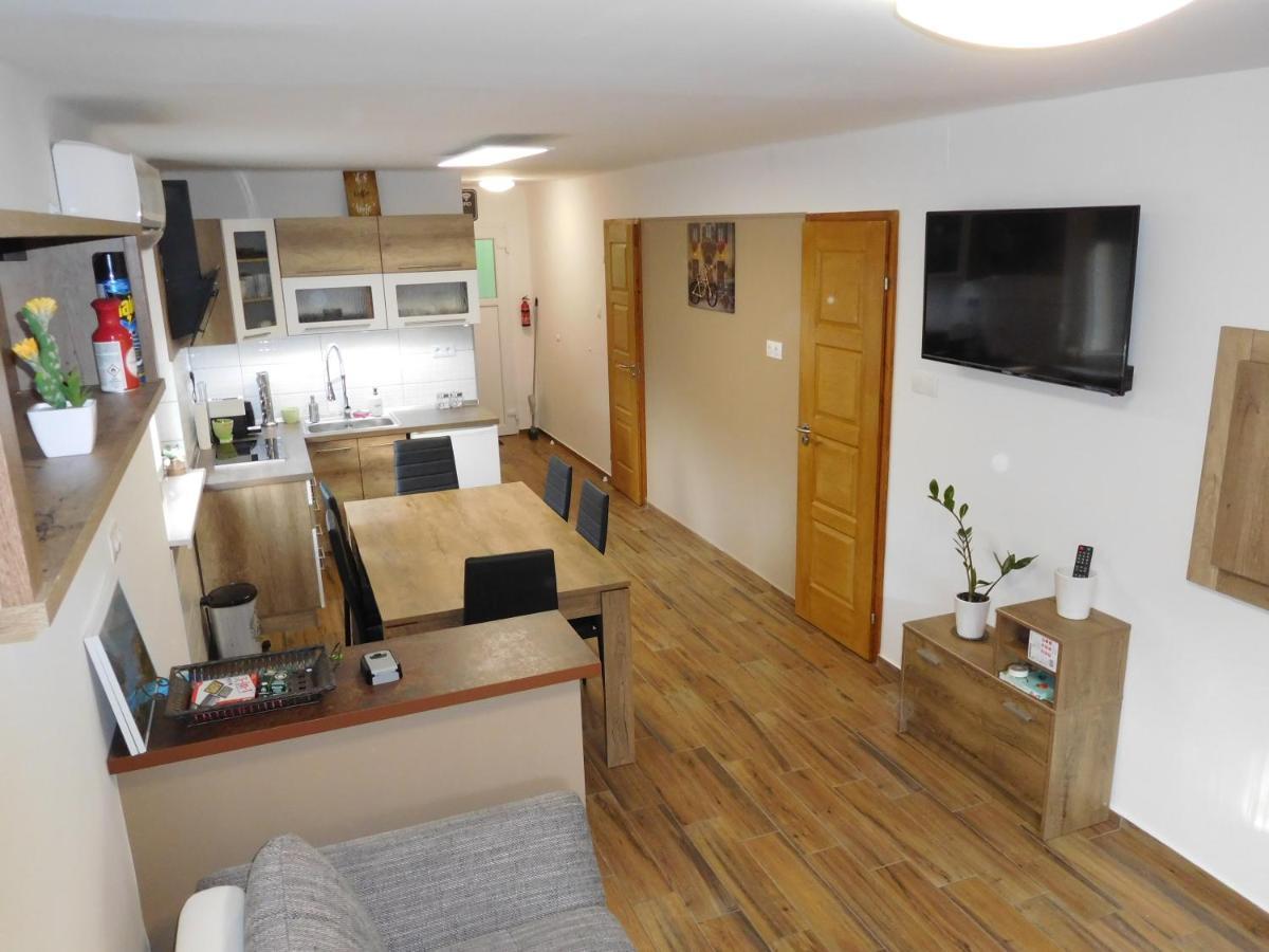 Golden Apartman Oroshaza Luaran gambar